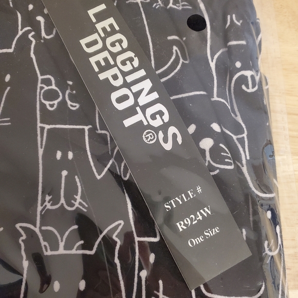 Leggings Depot Black One Size NWT Cats/Dogs - Picture 3 of 4